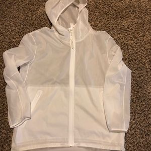 Lululemon White Raincoat sz 8 Recent